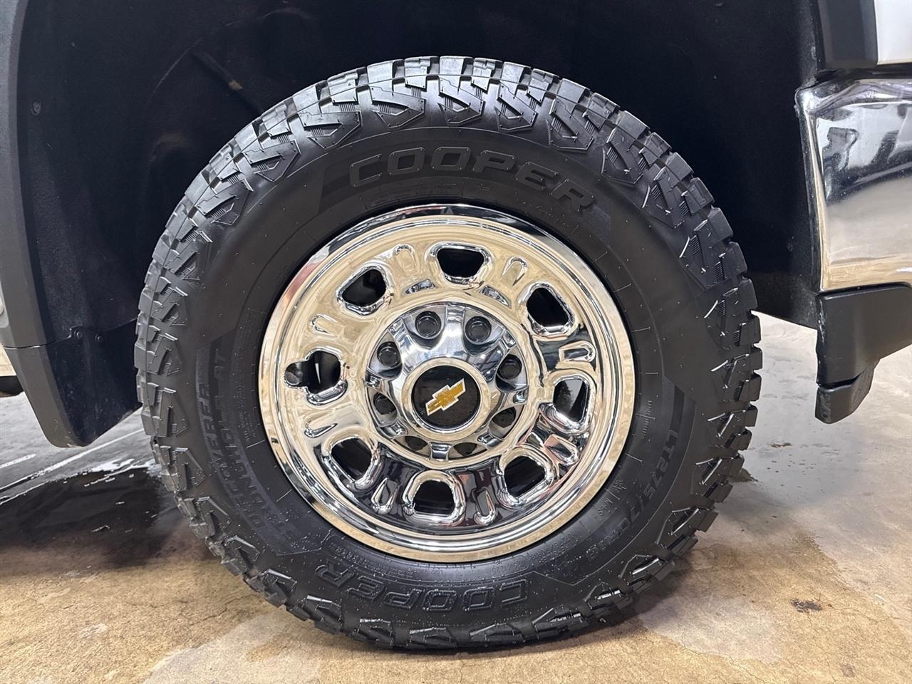 Chevrolet Silverado 3500HD Work Truck Crew Cab Long Box 4WD 2023