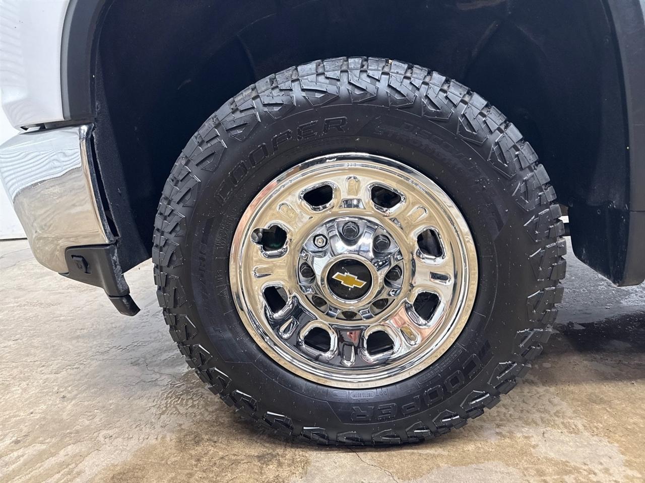 Chevrolet Silverado 3500HD Work Truck Crew Cab Long Box 4WD 2023