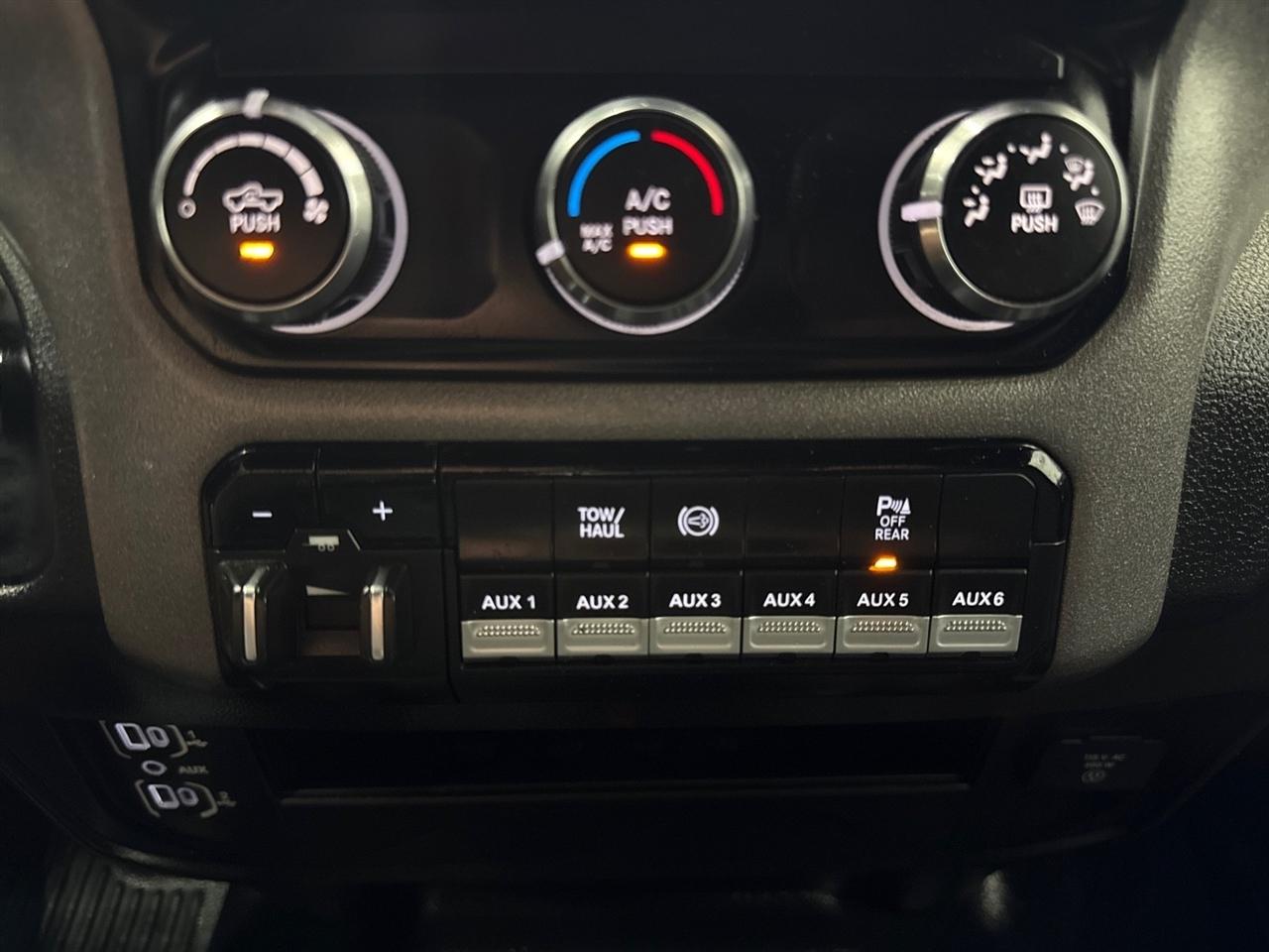 RAM 2500 Tradesman Crew Cab LWB 4WD 2024