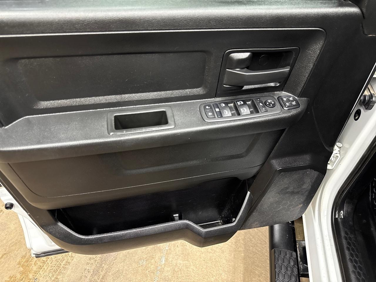 RAM 2500 Tradesman Crew Cab LWB 4WD 2024