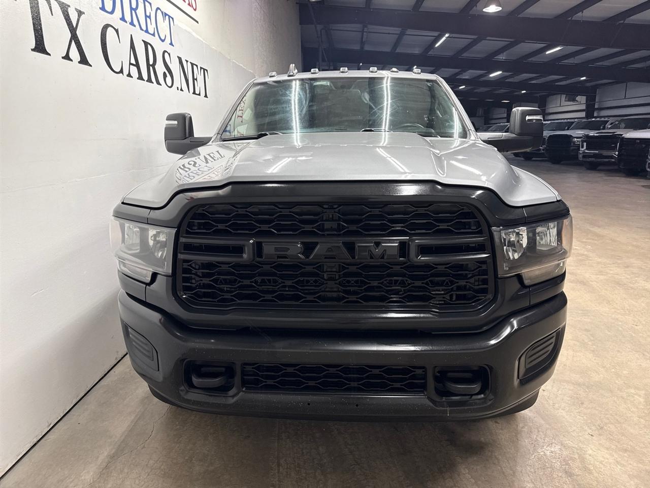RAM 3500 Tradesman Crew Cab 4WD DRW 2024