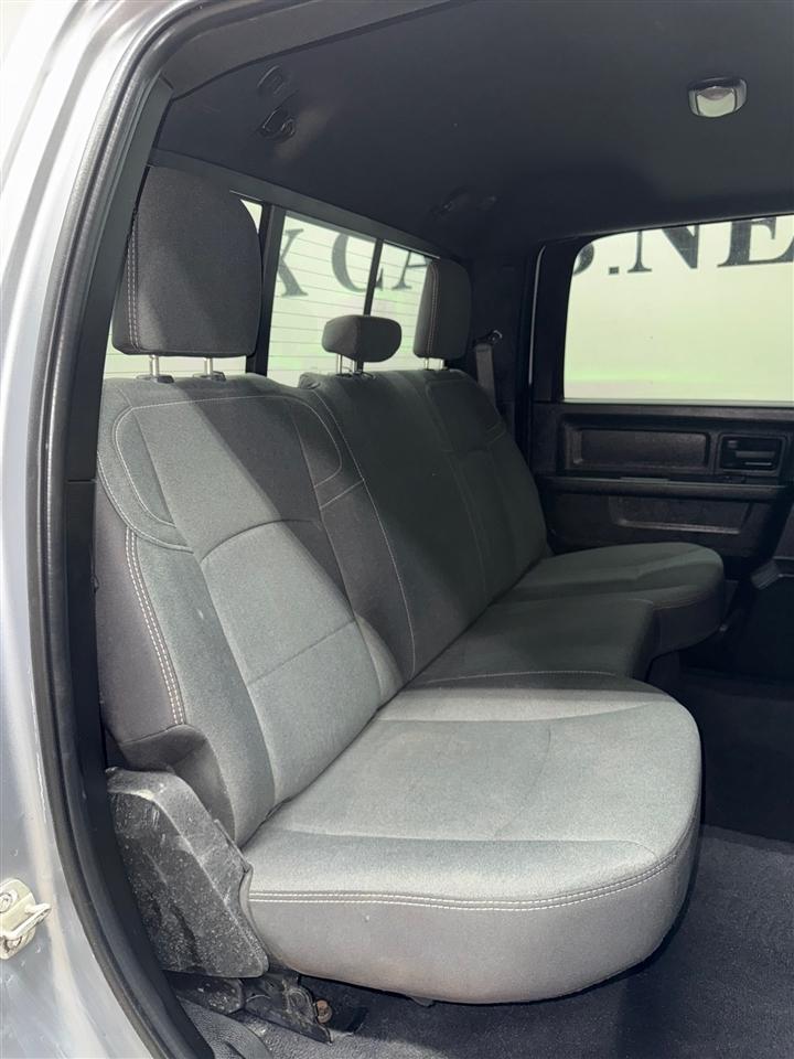 RAM 3500 Tradesman Crew Cab 4WD DRW 2024