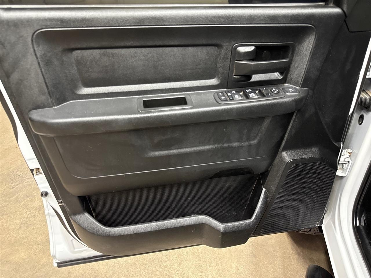 RAM 2500 Tradesman Crew Cab LWB 4WD 2023