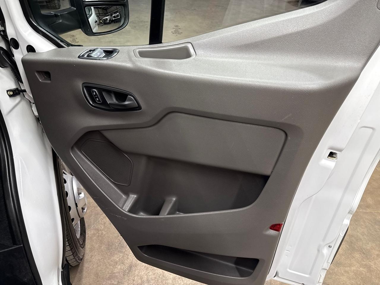 Ford Transit T-350 HD DRW 2023