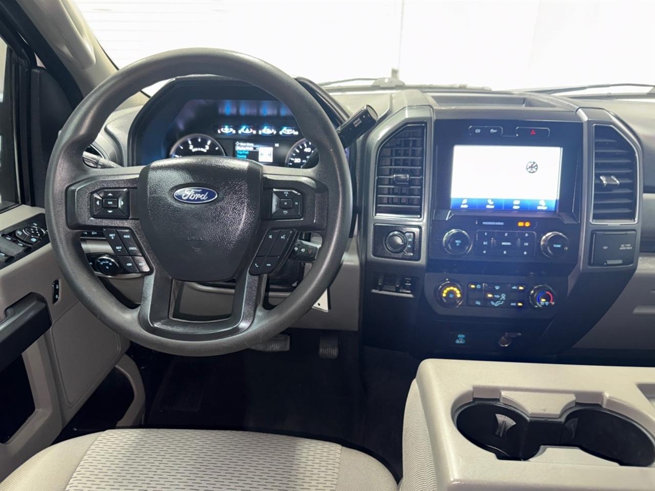 Ford F-350 SD XL Crew Cab Long Bed DRW 4WD 2022