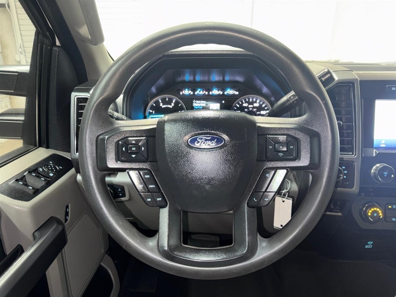 Ford F-350 SD XL Crew Cab Long Bed DRW 4WD 2022