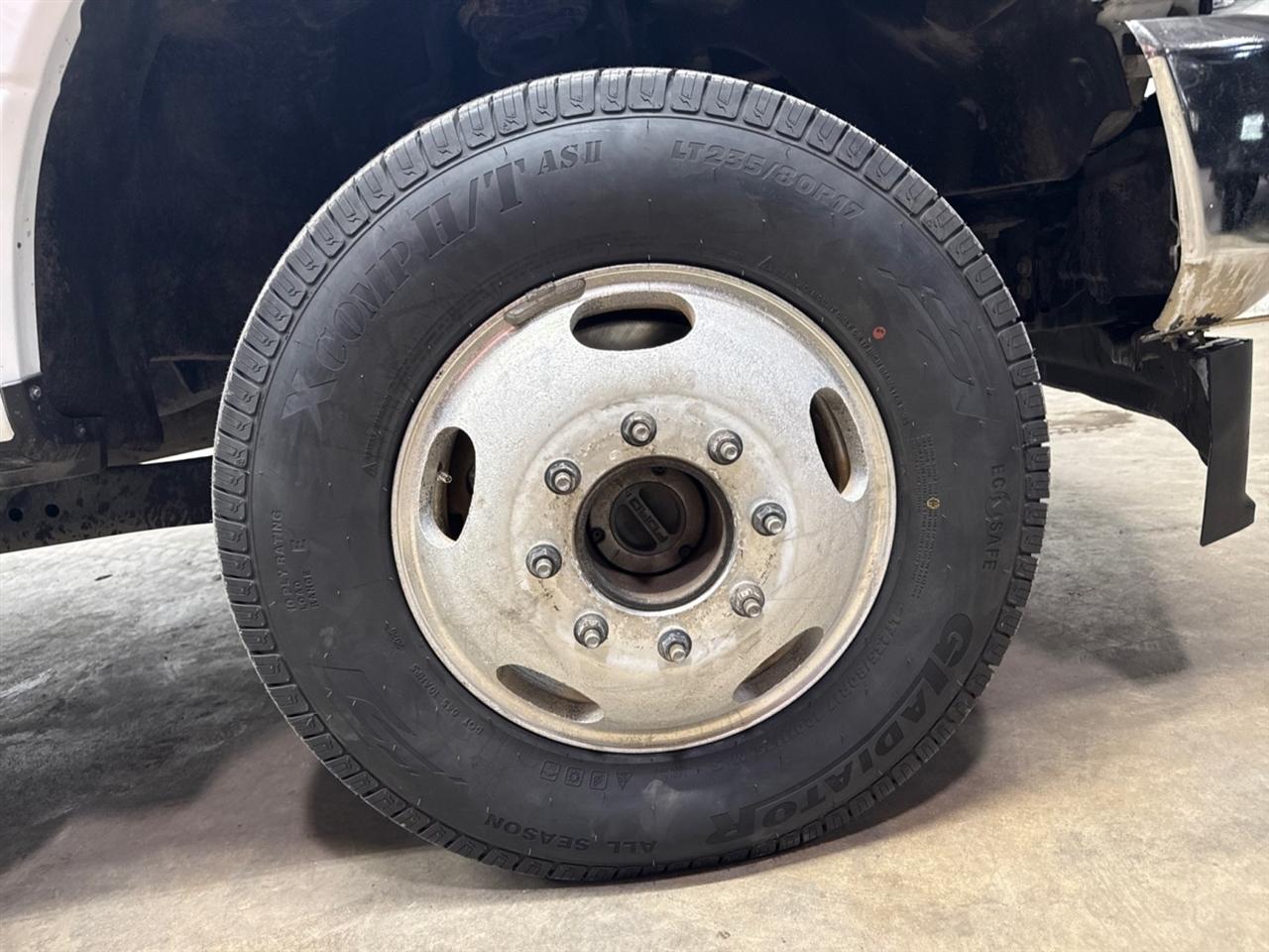Ford F-350 SD XL Crew Cab Long Bed DRW 4WD 2022
