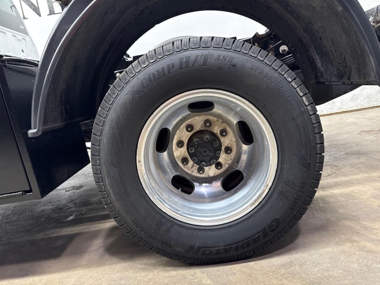 Ford F-350 SD XL Crew Cab Long Bed DRW 4WD 2022