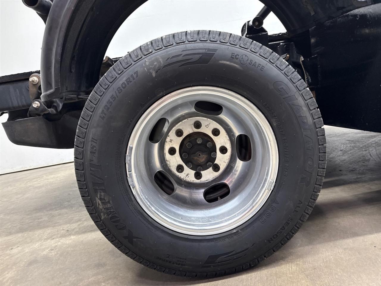 Ford F-350 SD XL Crew Cab Long Bed DRW 4WD 2022
