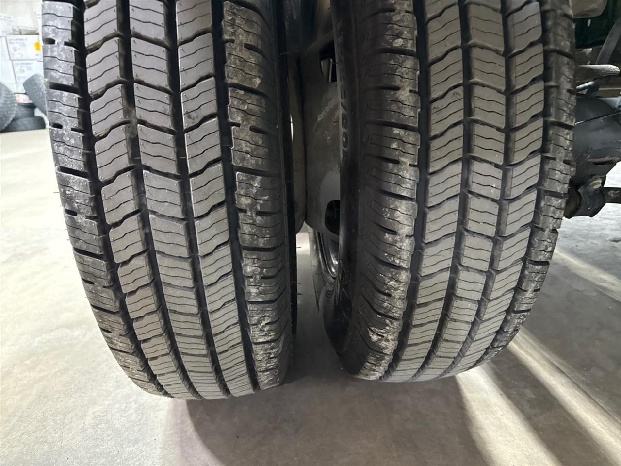 Ford F-350 SD XL Crew Cab Long Bed DRW 4WD 2022