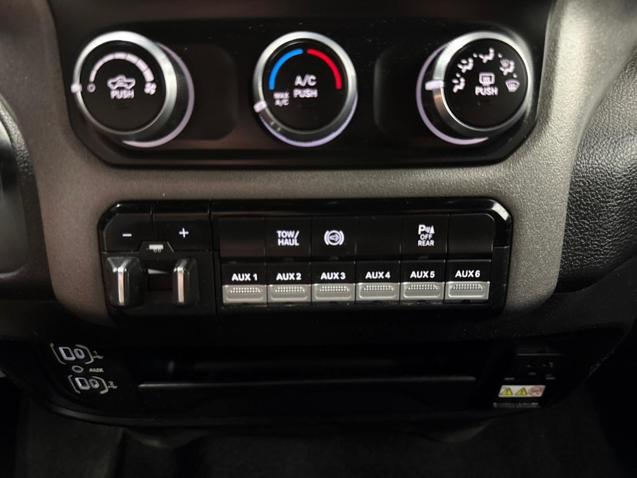 RAM 2500 Tradesman Crew Cab LWB 4WD 2024