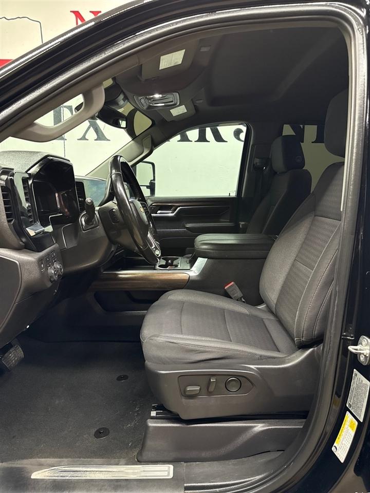 Chevrolet Silverado 3500HD LT Crew Cab 4WD 2024