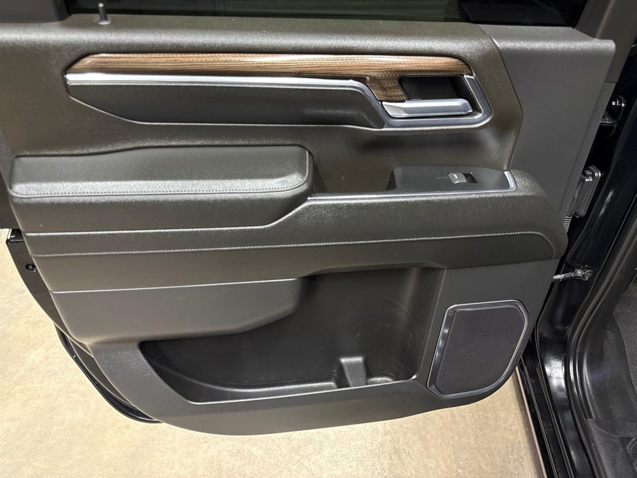 Chevrolet Silverado 3500HD LT Crew Cab 4WD 2024