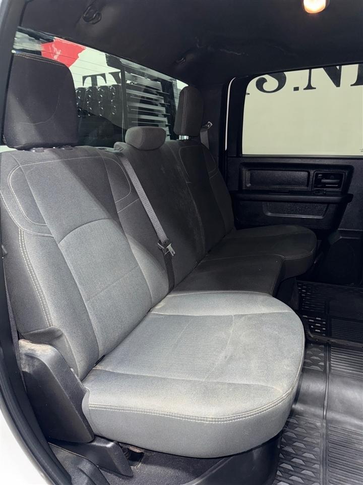RAM 3500 Crew Cab 4WD DRW 2024