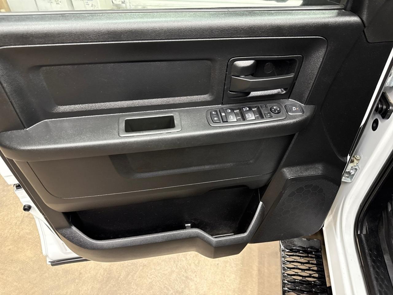 RAM 3500 Crew Cab 4WD DRW 2024