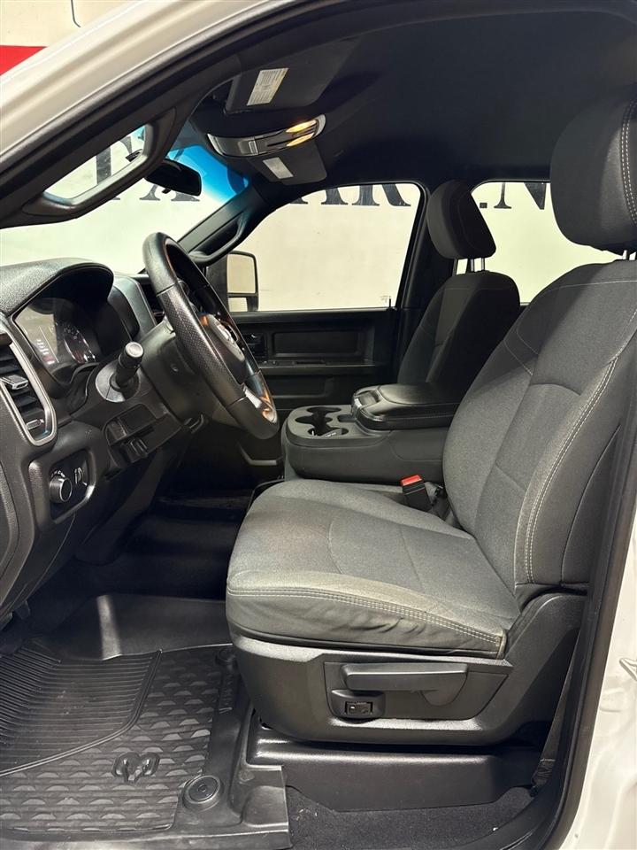 RAM 3500 Crew Cab 4WD DRW 2024
