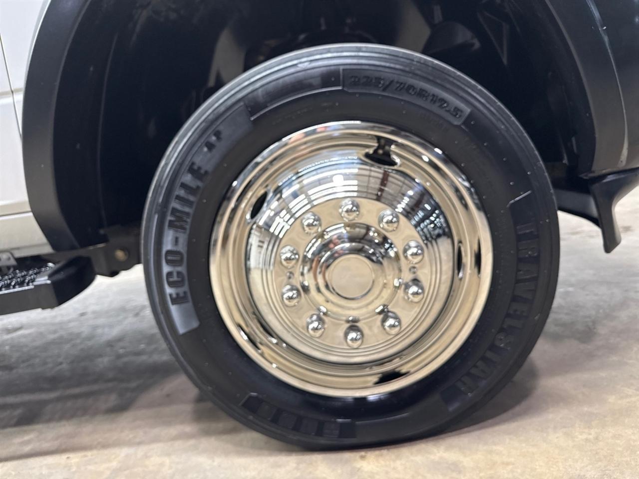 RAM 5500 Crew Cab LWB 4WD DRW 2022