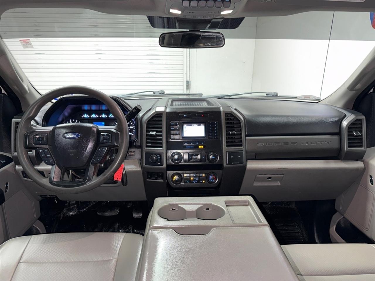 Ford F-350 SD XL SuperCab Long Bed 4WD DRW 2020