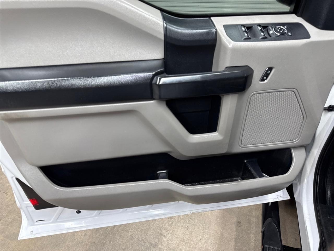 Ford F-350 SD XL SuperCab Long Bed 4WD DRW 2020
