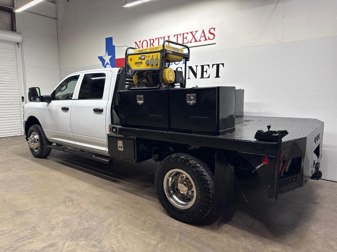 RAM 3500 Tradesman Crew Cab 4WD DRW 2023