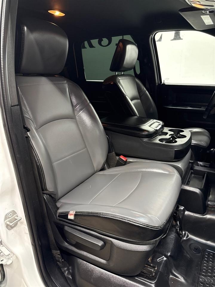 RAM 3500 Tradesman Crew Cab 4WD DRW 2023