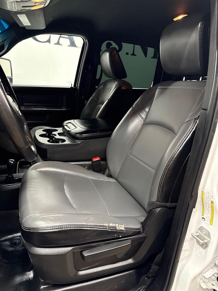 RAM 3500 Tradesman Crew Cab 4WD DRW 2023