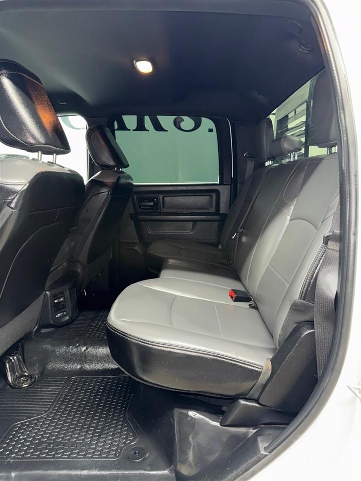 RAM 3500 Tradesman Crew Cab 4WD DRW 2023