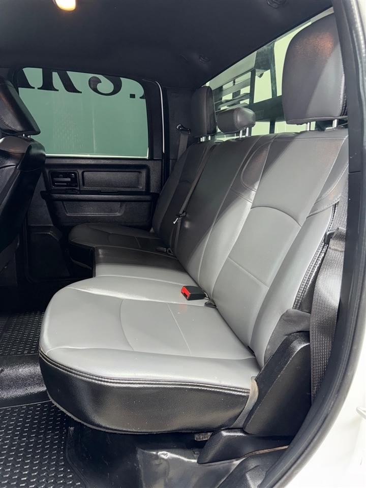 RAM 3500 Tradesman Crew Cab 4WD DRW 2023