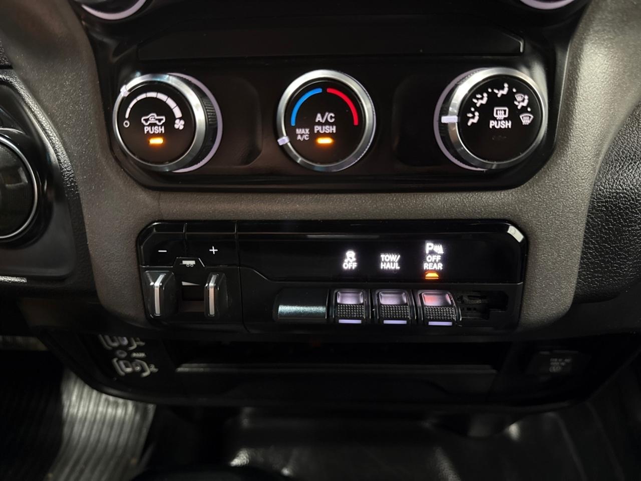 RAM 3500 Tradesman Crew Cab 4WD DRW 2023