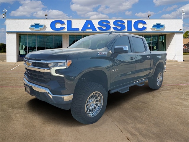 Chevrolet Silverado 1500 LT Crew Cab 4WD 2025