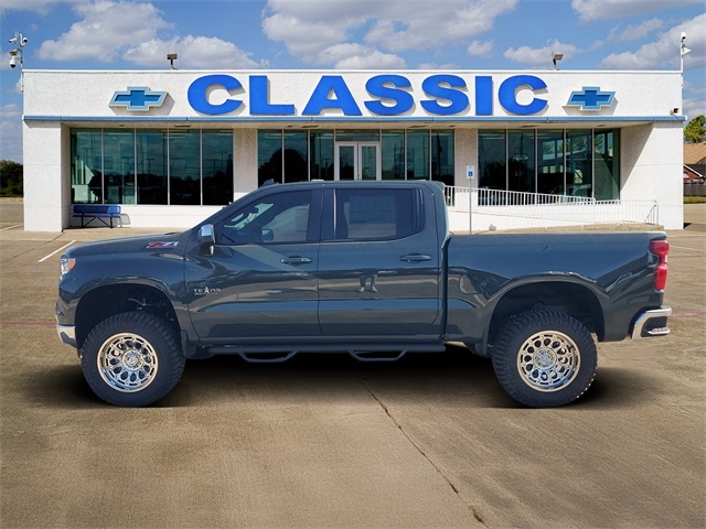Chevrolet Silverado 1500 LT Crew Cab 4WD 2025