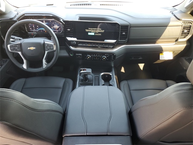 Chevrolet Silverado 1500 LT Crew Cab 4WD 2025