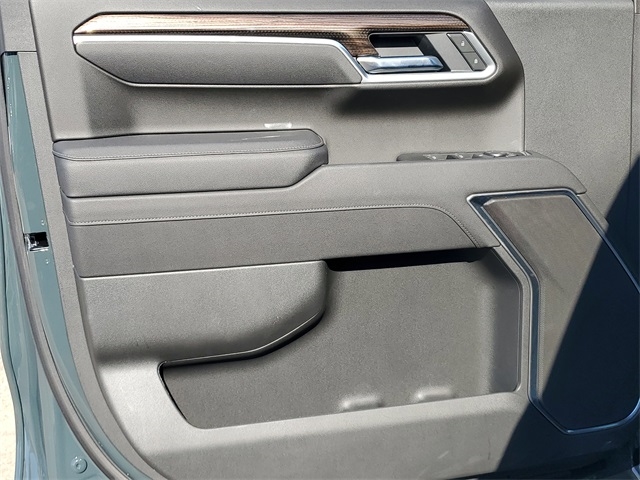 Chevrolet Silverado 1500 LT Crew Cab 4WD 2025