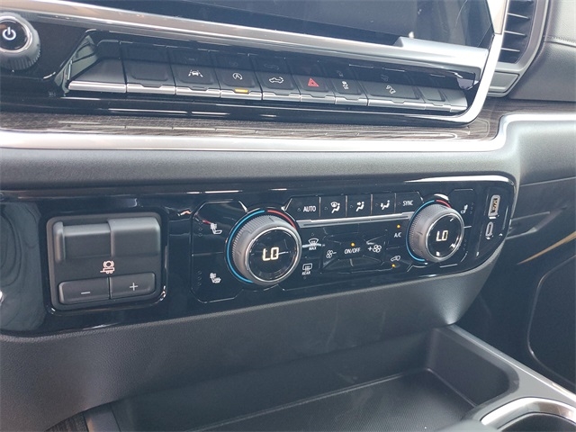 Chevrolet Silverado 1500 LT Crew Cab 4WD 2025