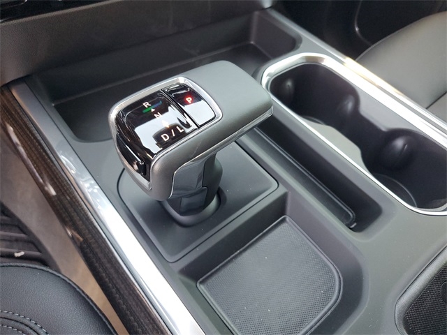 Chevrolet Silverado 1500 LT Crew Cab 4WD 2025