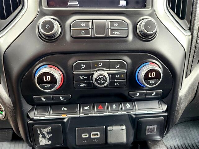 Chevrolet Silverado 1500 Limited LT Trail Boss Crew Cab 4WD 2022 Chevrolet Silverado 1500 Limited LT Trail Boss Crew Cab 4WD 2022