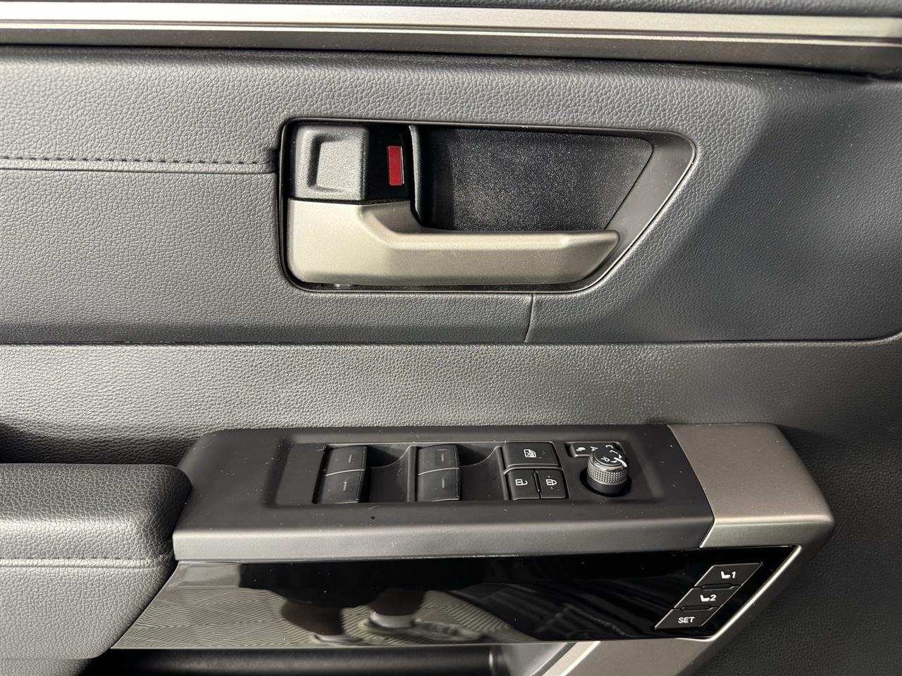 Toyota Tundra Limited CrewMax 4WD Hybrid 2024