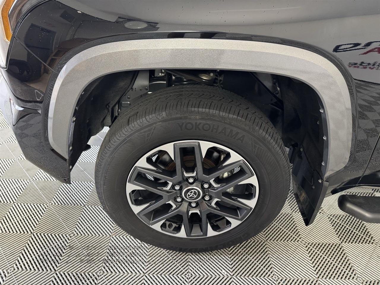 Toyota Tundra Limited CrewMax 4WD Hybrid 2024
