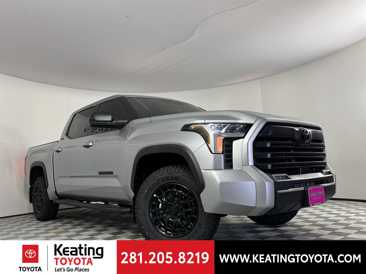 Toyota Tundra SR5 CrewMax 4WD 2025