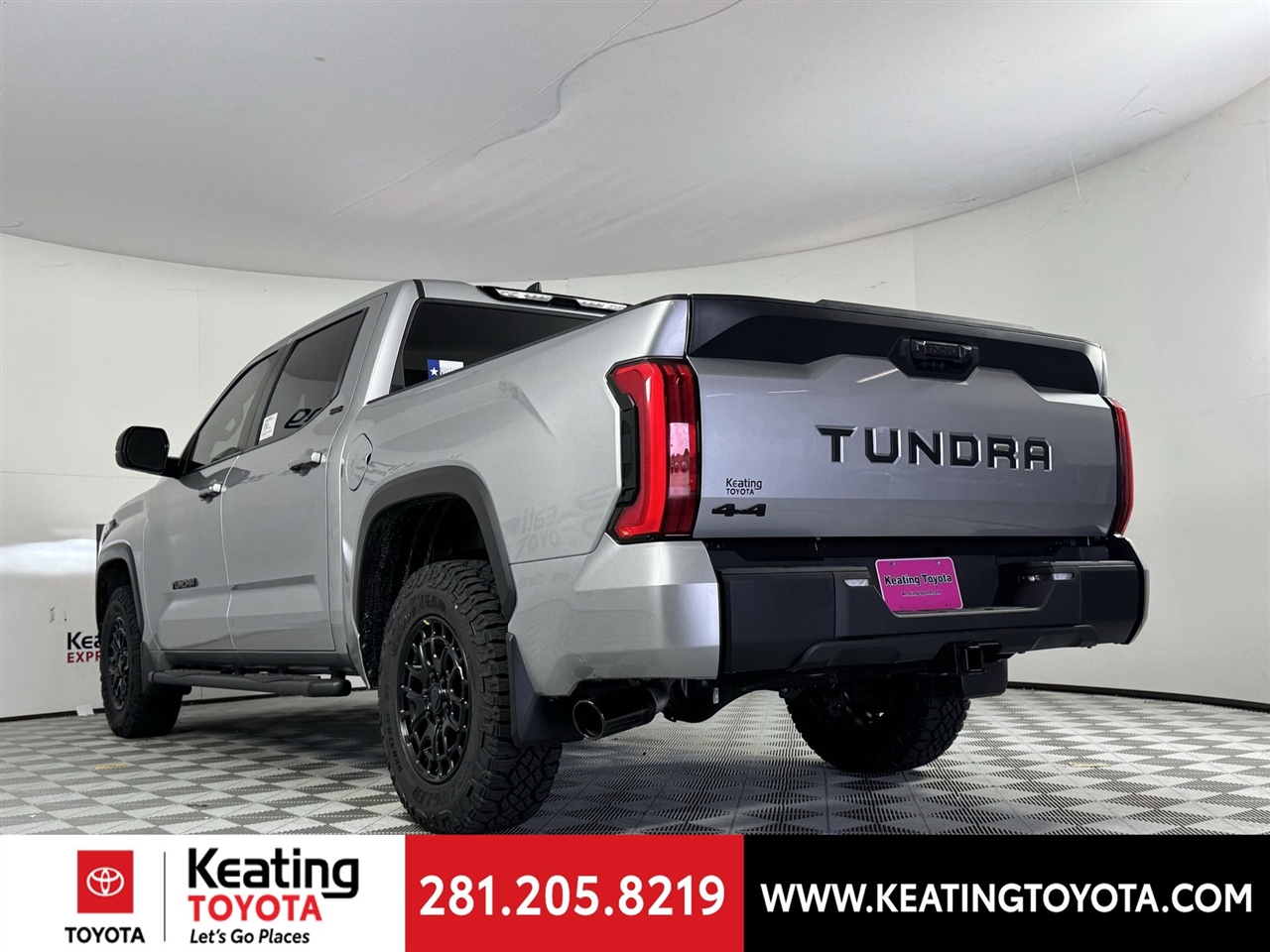 Toyota Tundra SR5 CrewMax 4WD 2025