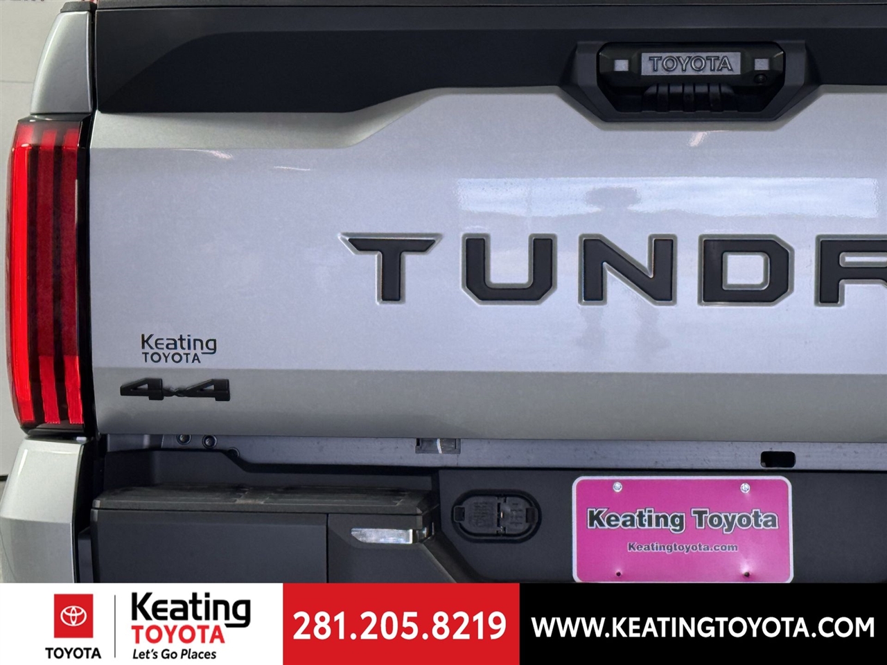 Toyota Tundra SR5 CrewMax 4WD 2025