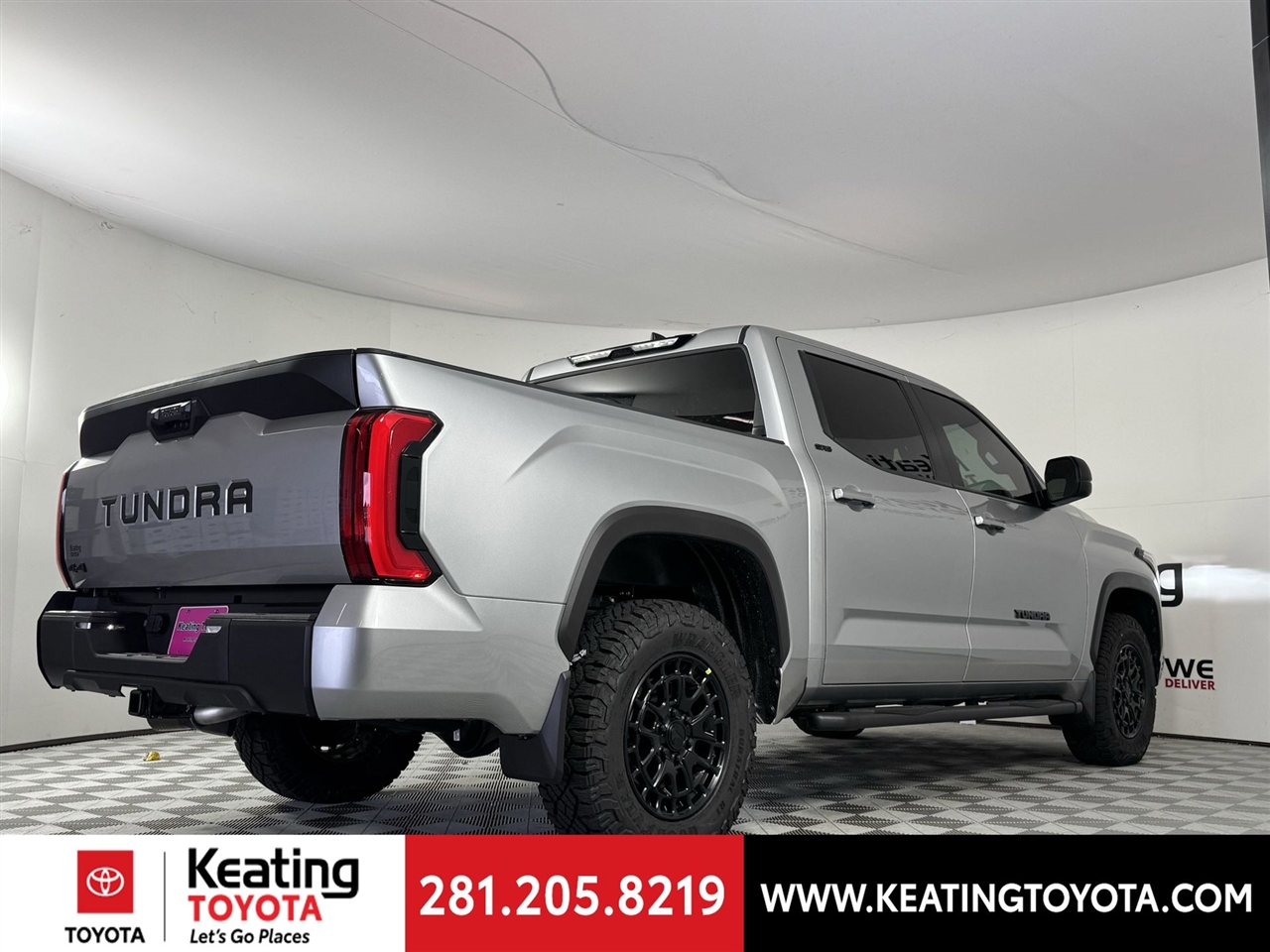 Toyota Tundra SR5 CrewMax 4WD 2025