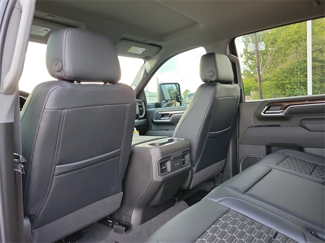 Chevrolet Silverado 2500HD LT Crew Cab Long Box 4WD 2025