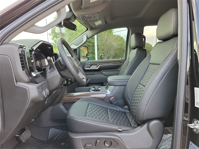 Chevrolet Silverado 2500HD LT Crew Cab Long Box 4WD 2025