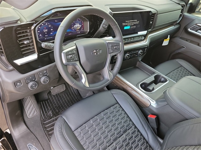 Chevrolet Silverado 2500HD LT Crew Cab Long Box 4WD 2025