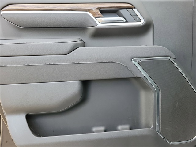 Chevrolet Silverado 2500HD LT Crew Cab Long Box 4WD 2025