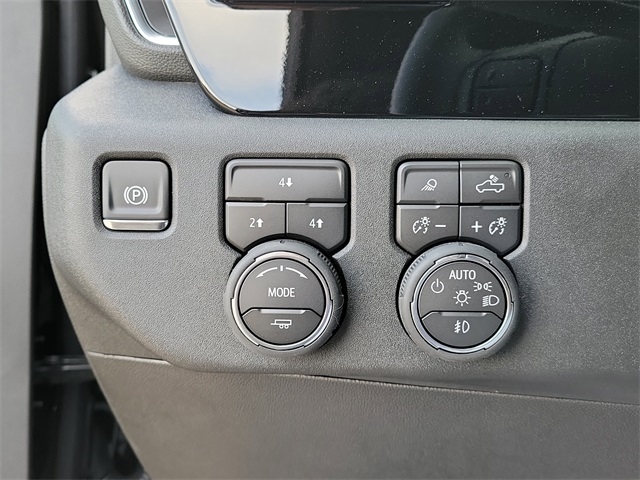 Chevrolet Silverado 2500HD LT Crew Cab Long Box 4WD 2025