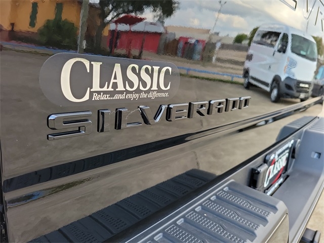 Chevrolet Silverado 2500HD LT Crew Cab Long Box 4WD 2025