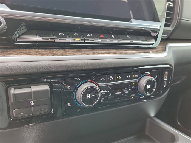 Chevrolet Silverado 1500 RST Crew Cab 4WD 2026