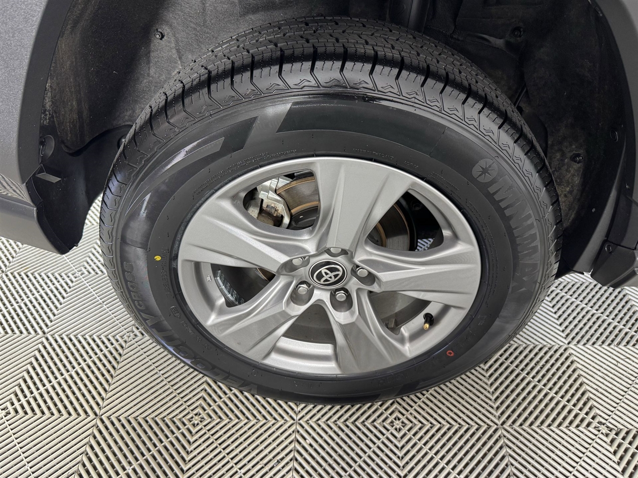 Toyota RAV4 XLE AWD 2024 Toyota RAV4 XLE AWD 2024